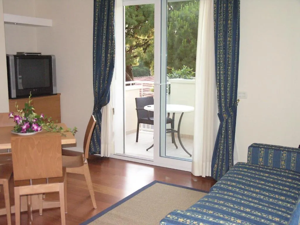 Aparthotel England Риччоне