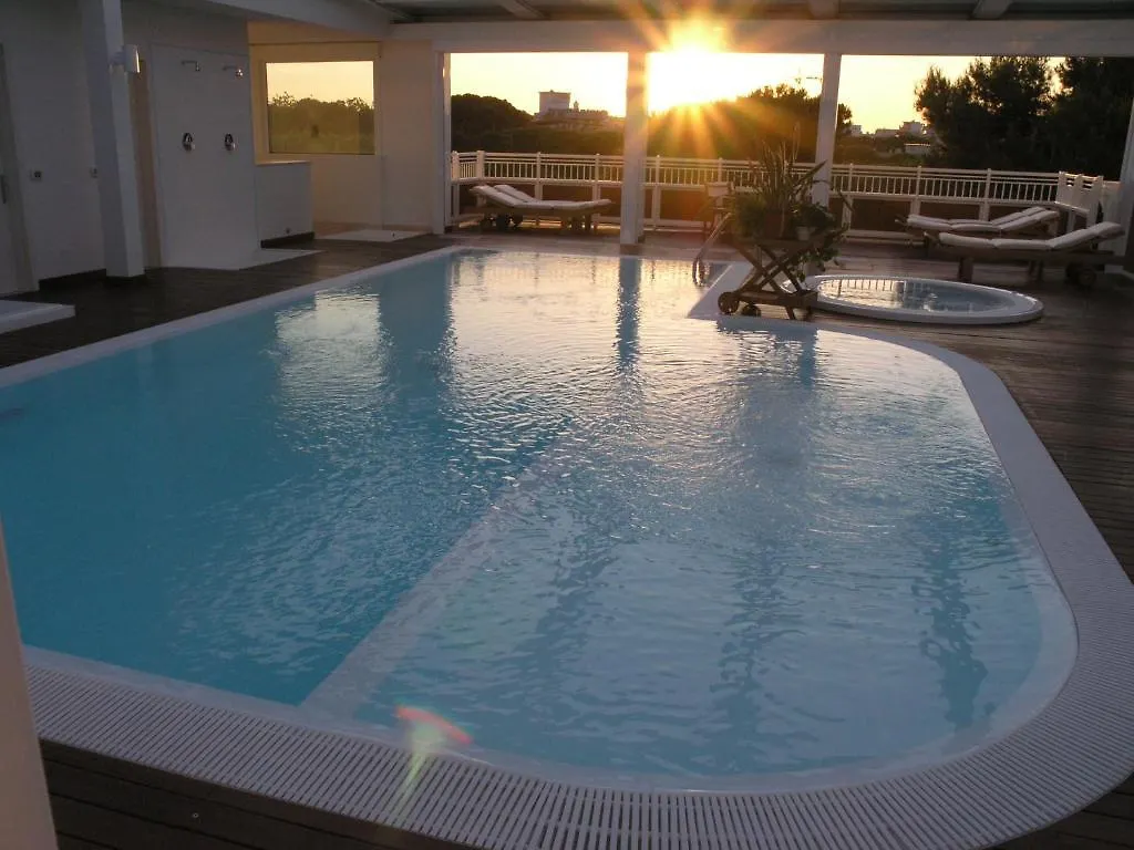 Aparthotel England Риччоне