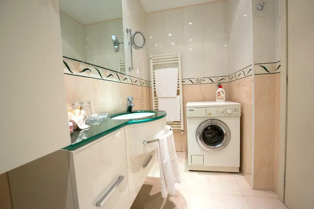****  Aparthotel England Риччоне Италия